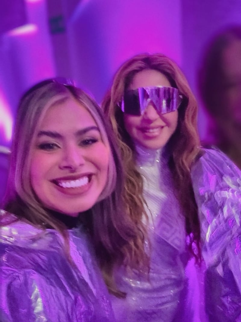 Linda Sibrian y Shakira