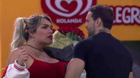 Indignación en las redes por dedicatoria del "novio" de Wendy Guevara en LCDLF: "La llamó vieja"