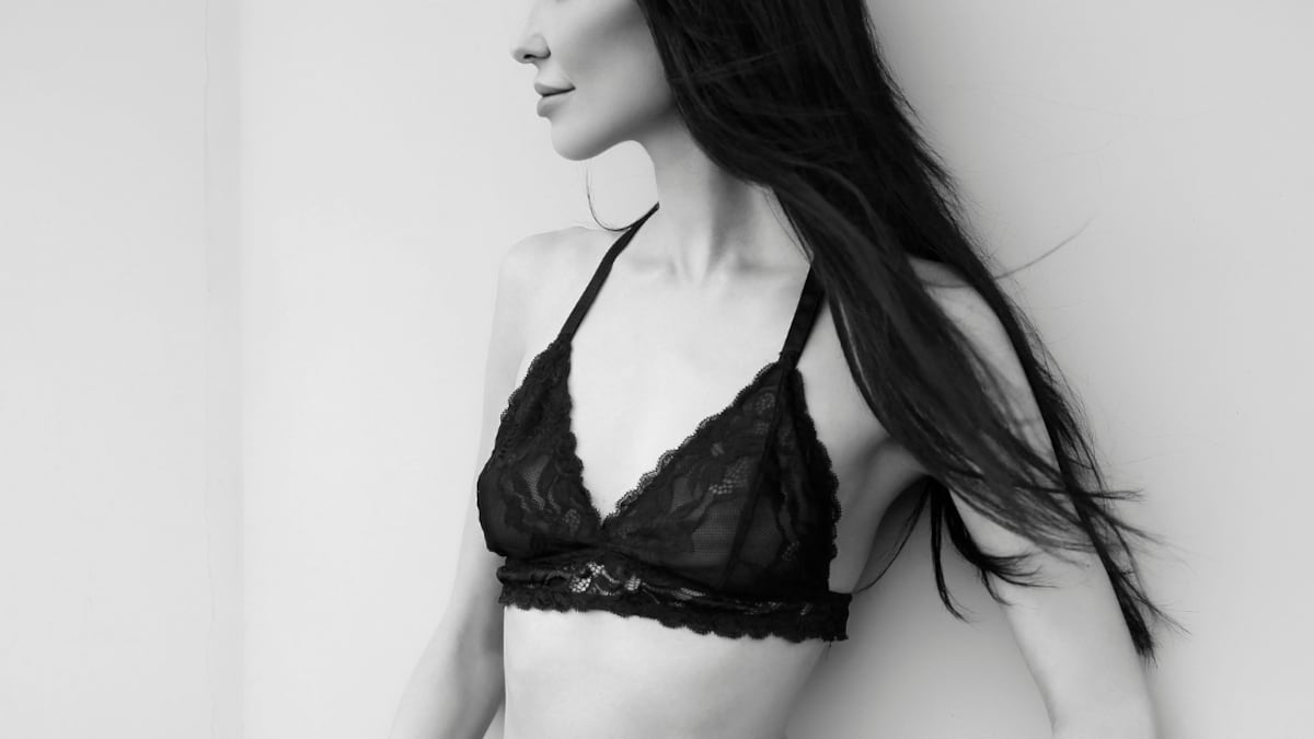 La pieza más sexy del armario vuelve a ser tendencia, así la puedes llevar de forma elegante.