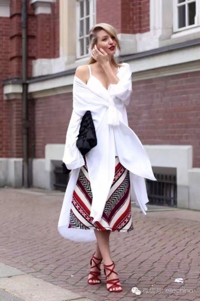 Looks con faldas y camisas blancas