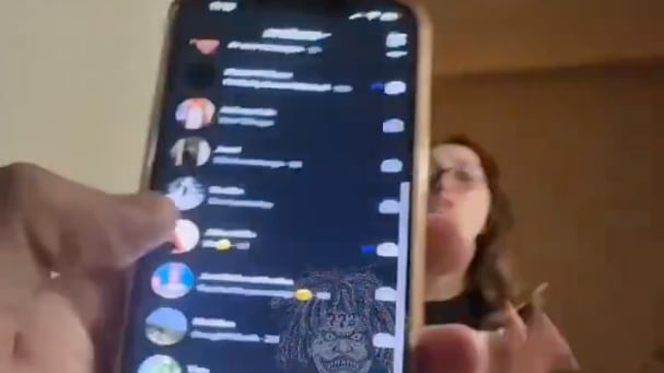 Revisó el celular de su novia y descubrió que hablaba con 22 hombres al mismo tiempo - Fuente: Video de X