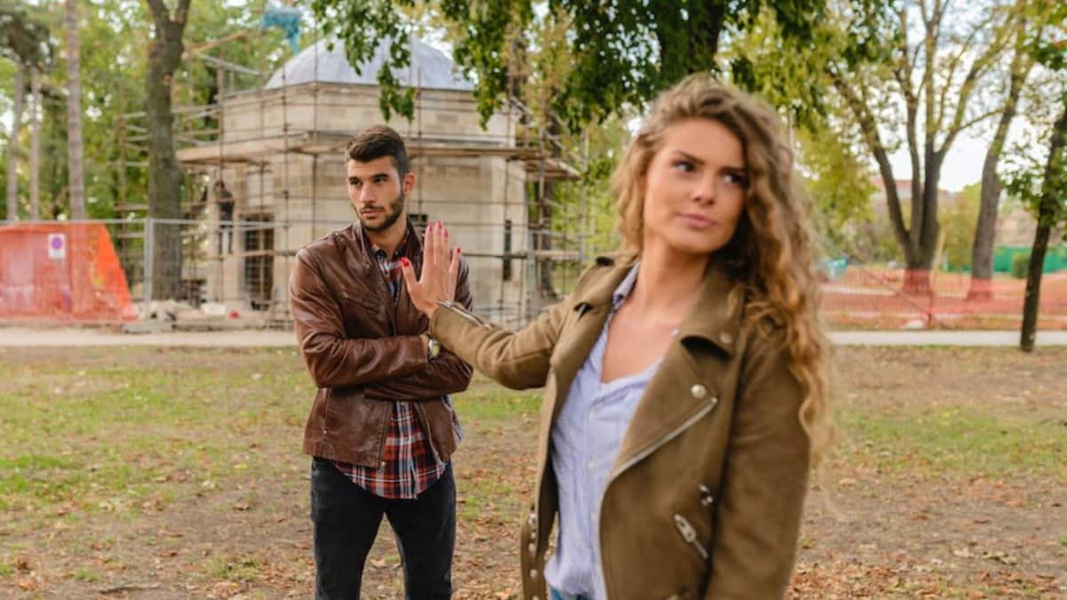 Pareja hombres zodiaco inmaduros