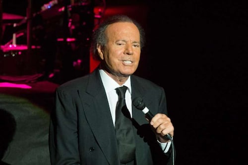 “¿Estás lista para que te cambie la vida?“: dos extrabajadoras de Julio Iglesias dan duros testimonios de agresiones sexuales acusando al cantante