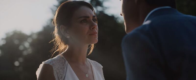 Escenas de 'Luckiest Girl Alive'