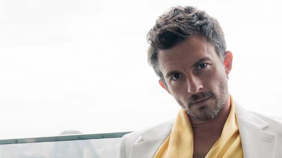 El actor británico Jonathan Bailey fue nombrado “Sexiest Man Alive 2025.
