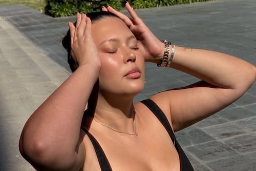 “Les mando un beso desde París”: Michelle Carvalho, en la capital francesa, le hizo una petición a su comunidad