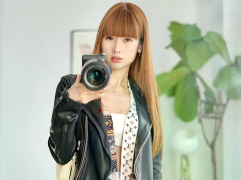 Influencer gastronómica intentaba pagar su comida en restaurantes de lujo con videos: Fue detenida