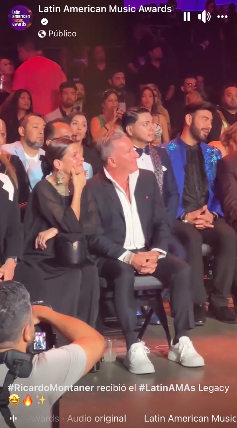 Ricardo Montaner junto a su esposa Marlene Rodríguez en los Latin American Music Awards