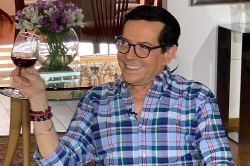 Juan José Origel celebró su cumpleaños en España con joven amigo y las personas aseguran que es su pareja
