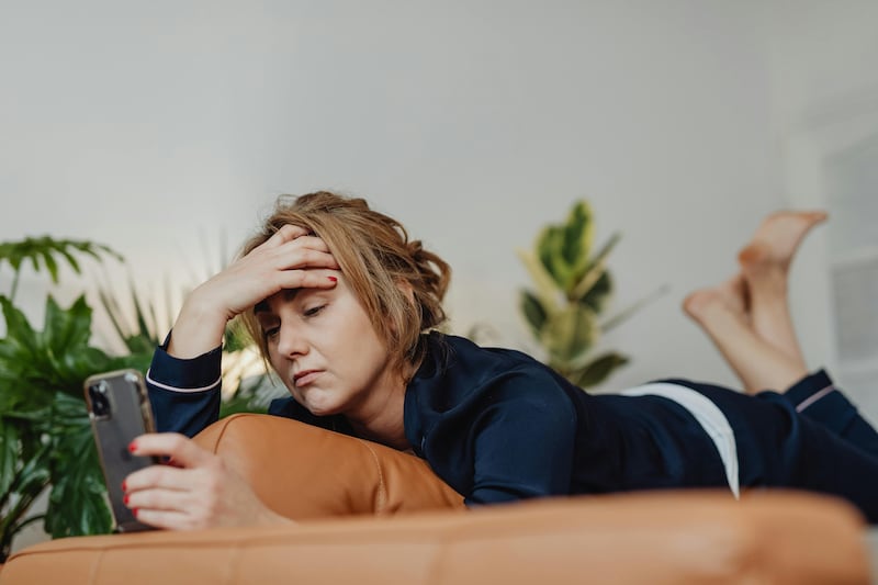 Burnout femenino: el desgaste emocional que millones de mujeres han normalizado