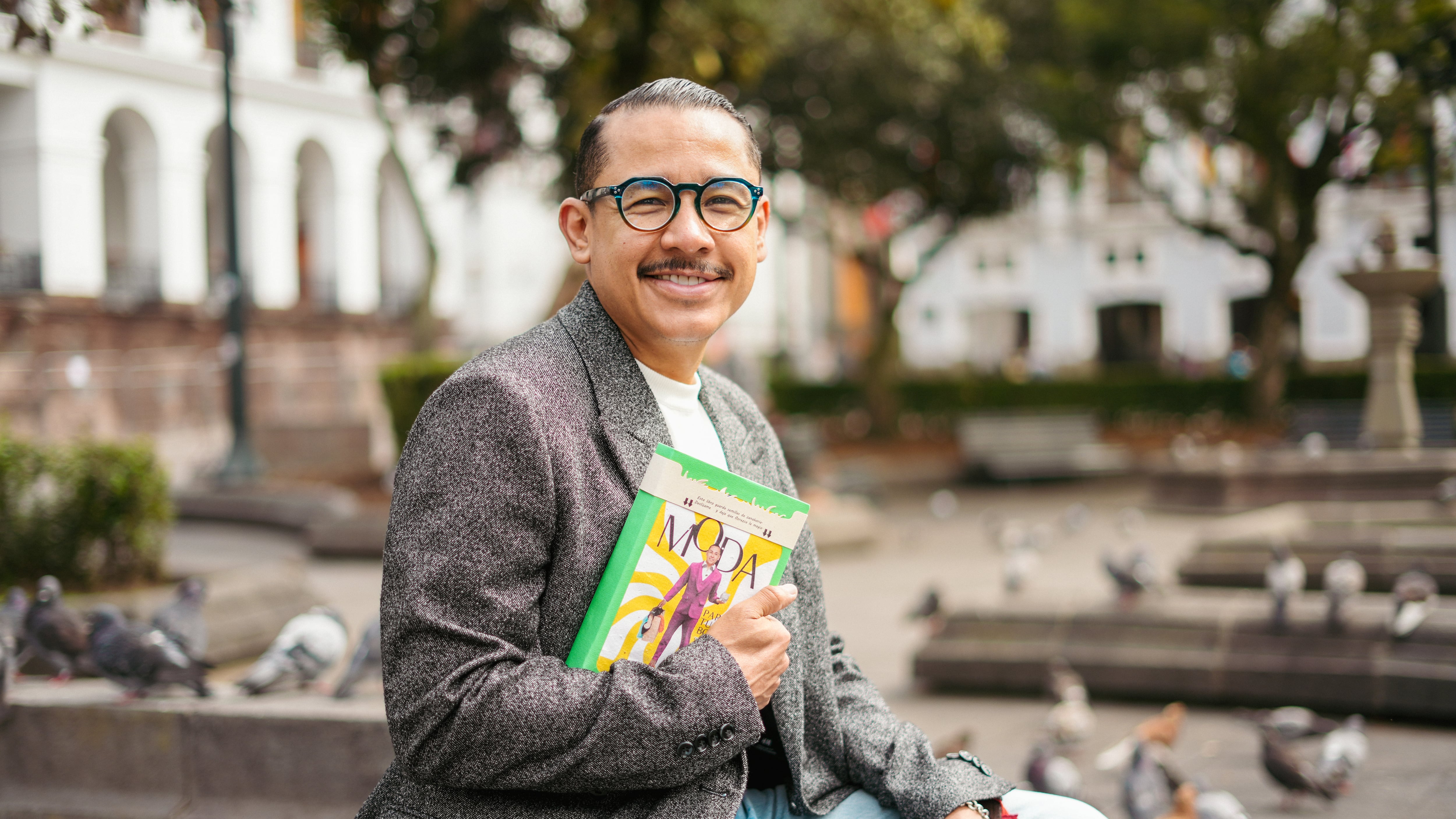 Patricio Nieto y su libro plantable