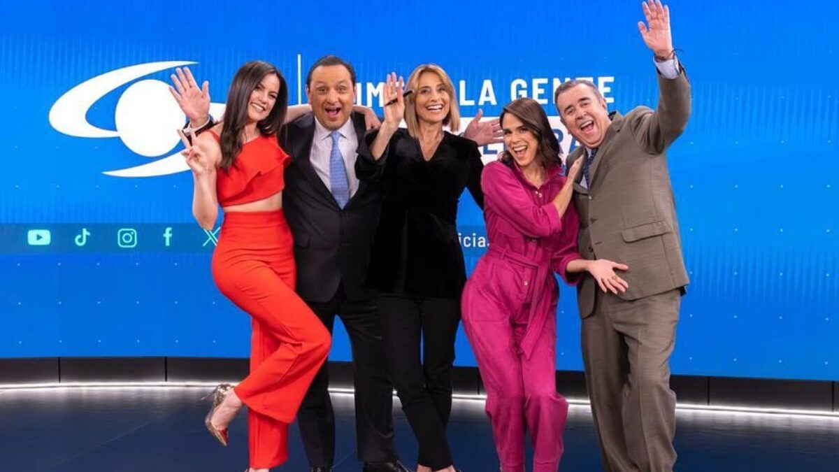 Periodistas de Noticias Caracol está embarazada a sus 40 años de edad