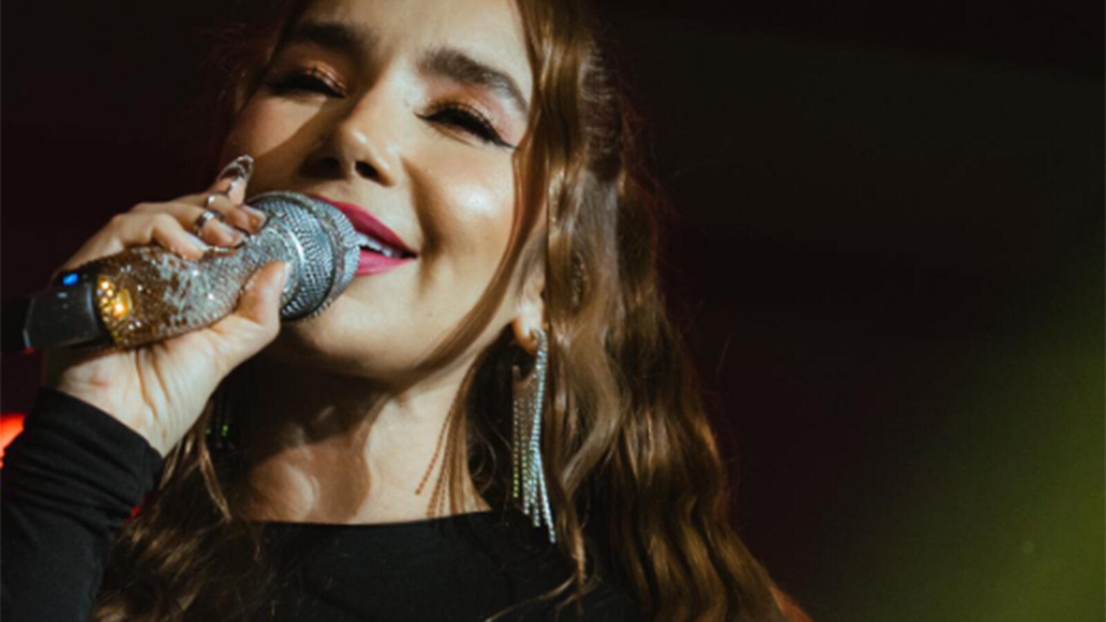 Paola Jara preocupa a sus fans con sus publicaciones.