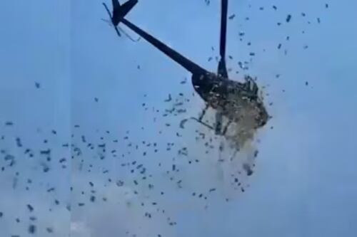 Lluvia de billetes: familia cumple último deseo de empresario y lanza fortuna desde helicóptero