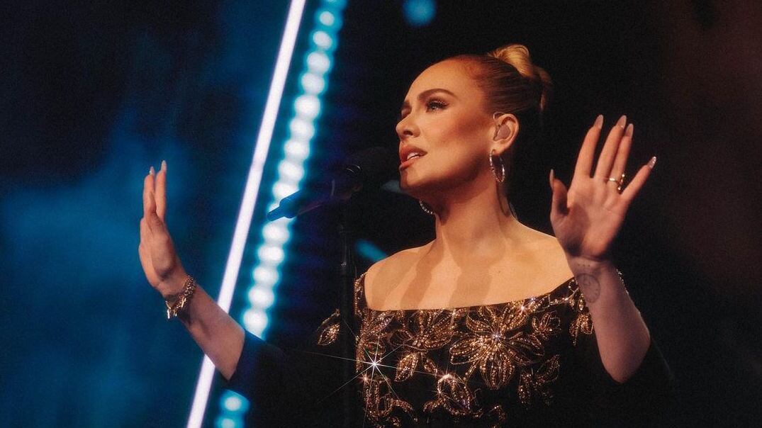 Una parte de sus seguidores le reclaman que apoye a la comunidad LGBT.