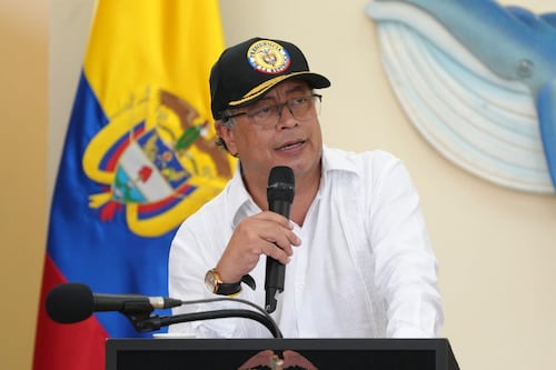 “Por irresponsabilidad en el tratamiento”: Petro asegura que su gobierno pidió cerrar ‘Andrés Carne de Res’