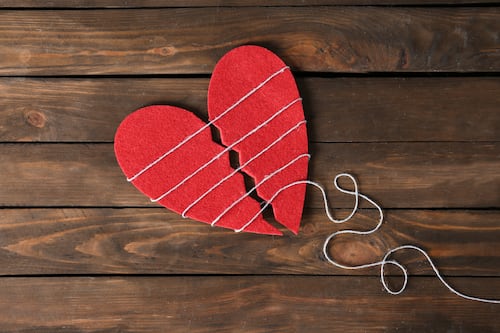 ¿Por qué todos terminan en marzo? La ciencia detrás del mes de las rupturas amorosas