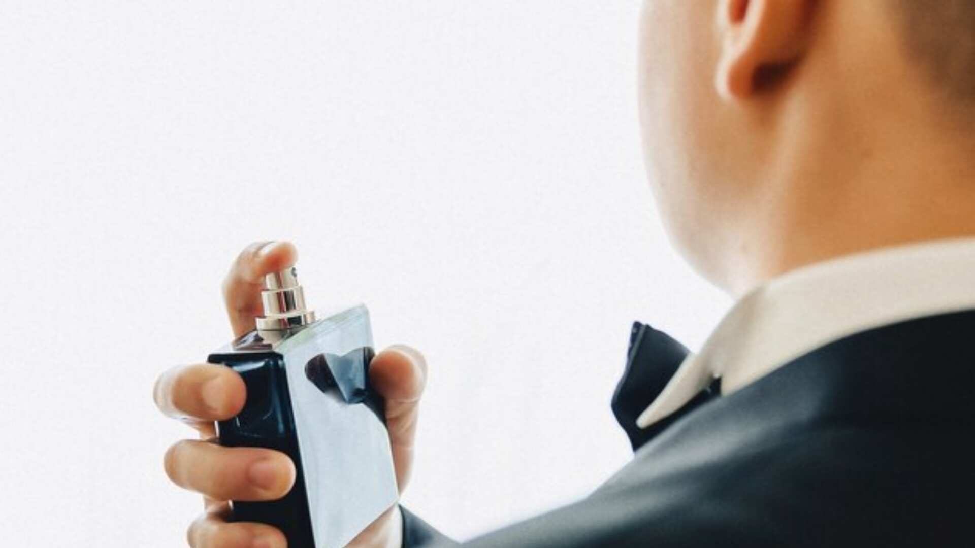 Los perfumes más sensuales que le puedes regalar a tu chico en Navidad.