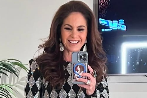 Tras celebrar Navidad, Lucero se viste de luto: esto pasó