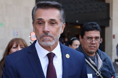 Video: Sergio Mayer desata polémica tras ser captado dormido en la Cámara de Diputados