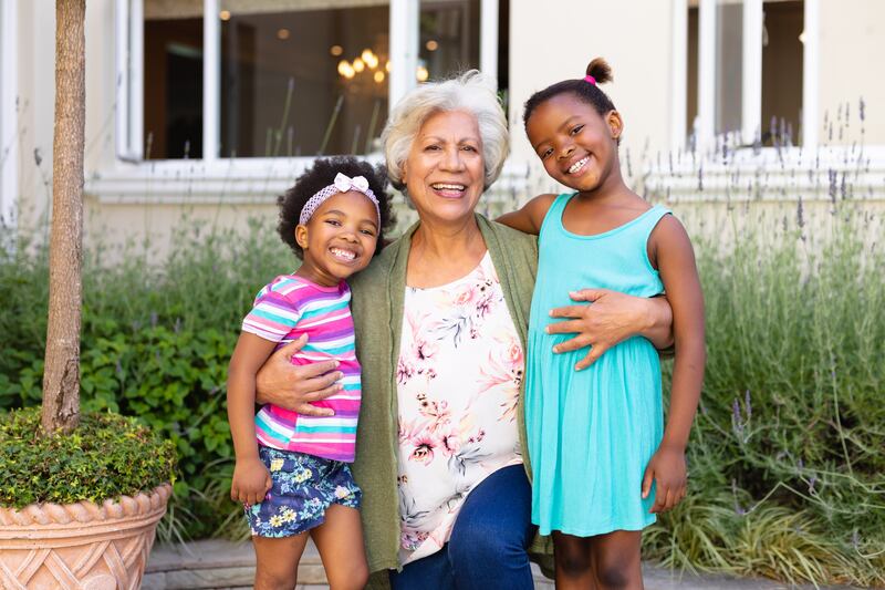 La presencia de una abuela de entre 50 y 75 años aumentaba en un 30% la supervivencia de niños.