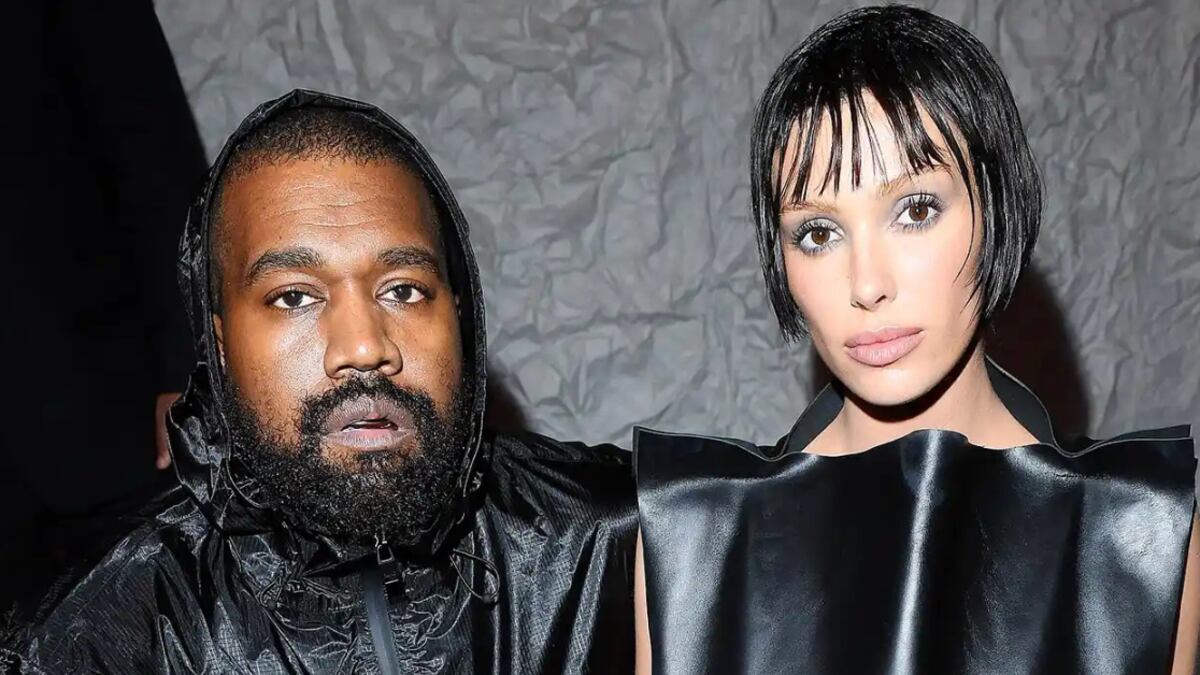 Bianca Censori reapareció con un look ‘casi desnudo’ que otra vez escandalizó a todos.