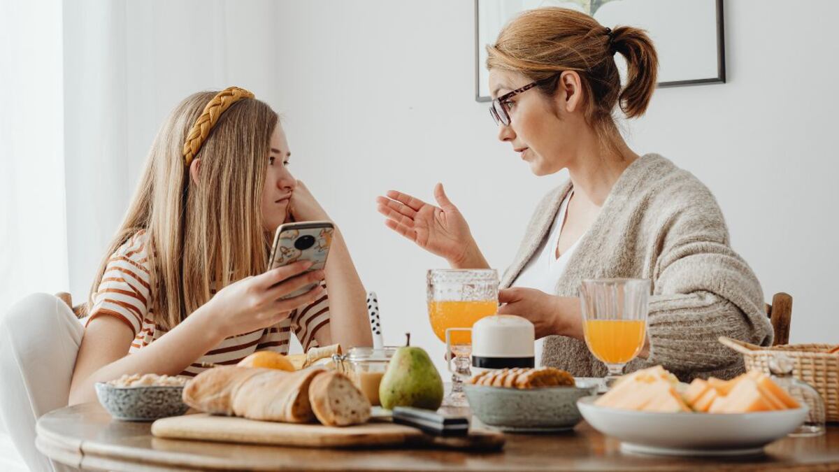 Hay varios consejos que los padres pueden seguir para que sus hijos acaten instrucciones