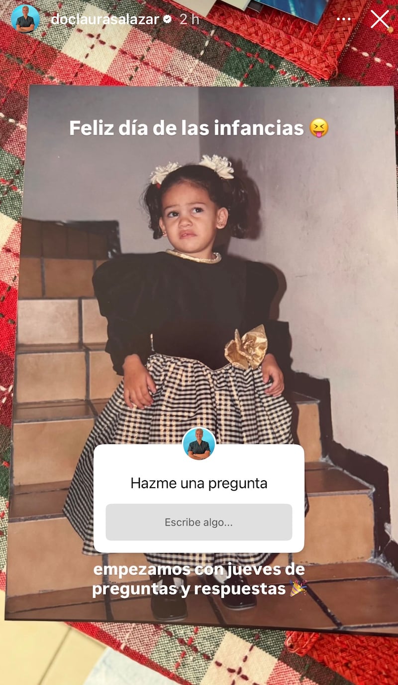 Laura Salazar emociona con foto de su infancia