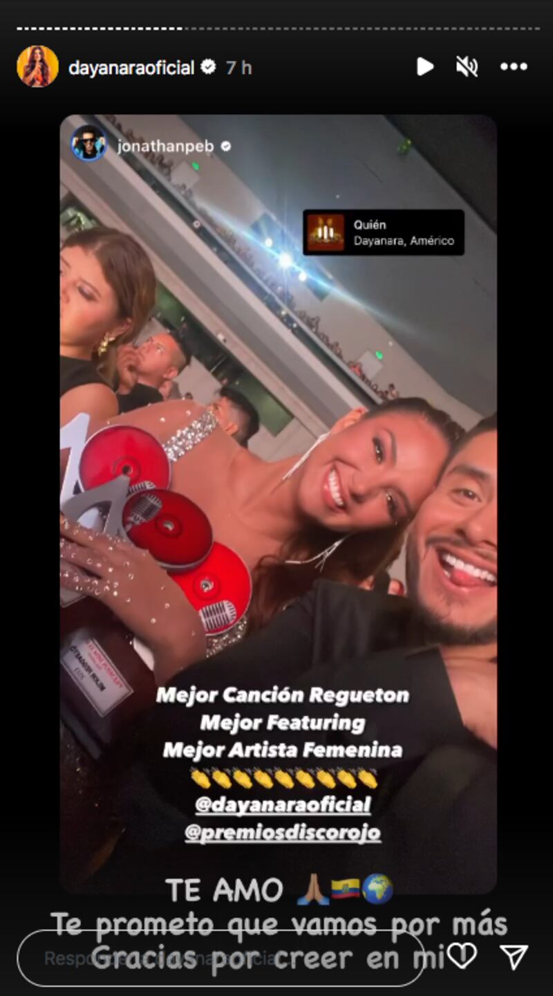 Dayanara en los Premios Disco Rojo