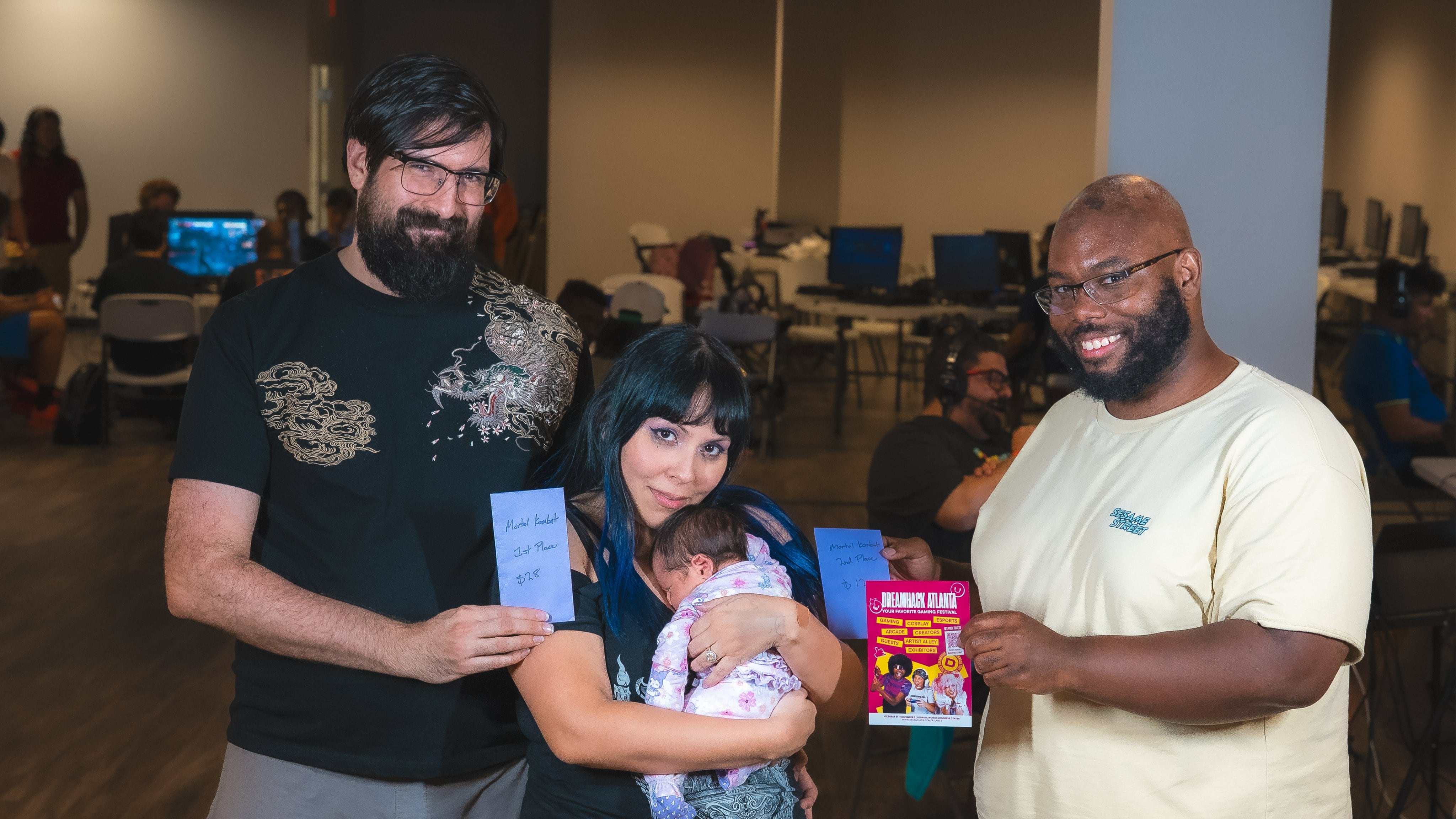 Después de una cesárea, gamer “Legi0n” gana torneo de Mortal Kombat XL sosteniendo a su bebé