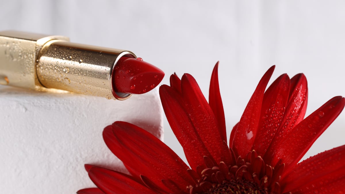 El labial perfecto ideal para mujeres después de los 40: ilumina y favorece el rostro