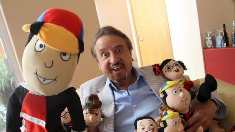 El actor mexicano fue criticado por hacer a un niño a sus 78 años.