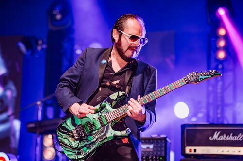 Rock mexicano está de luto tras fallecimiento de Lino Nava, guitarrista y fundador de La Lupita