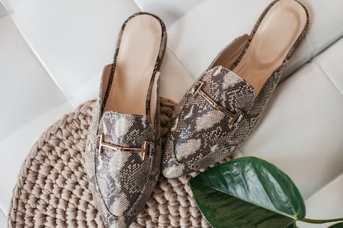 Los nuevos ‘mules’ coreanos que están arrasando en 2026: son los favoritos de las famosas