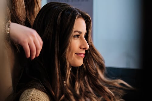 ¡Adiós al rubio! Las mechas que serán tendencia este año y prometen el cambio más elegante y juvenil