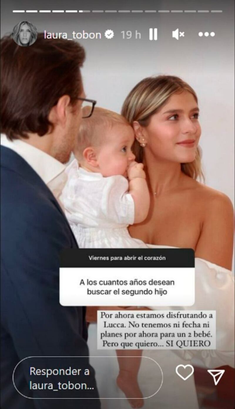 Laura Tobon en el bautizo de su hijo