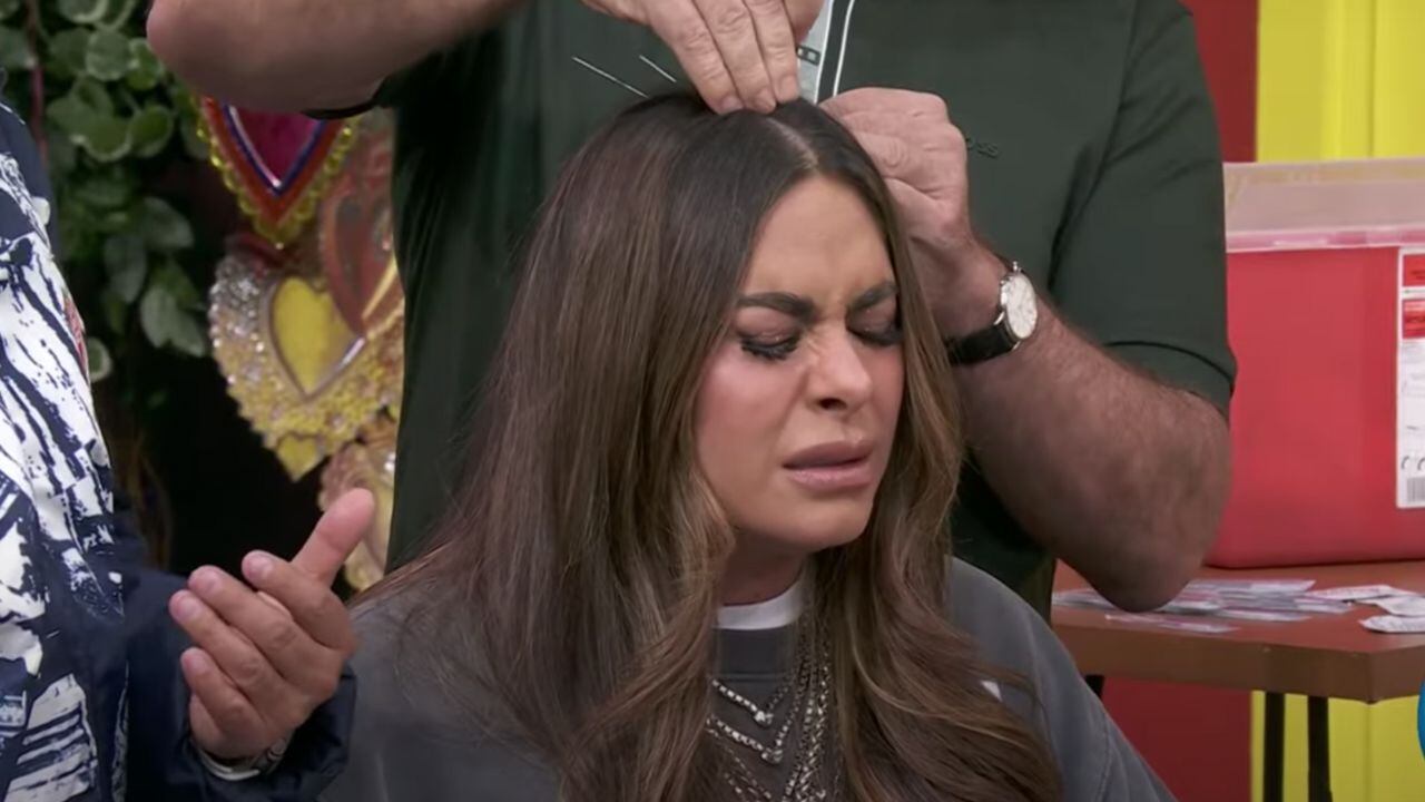 Galilea Montijo se realiza tratamiento en pleno programa