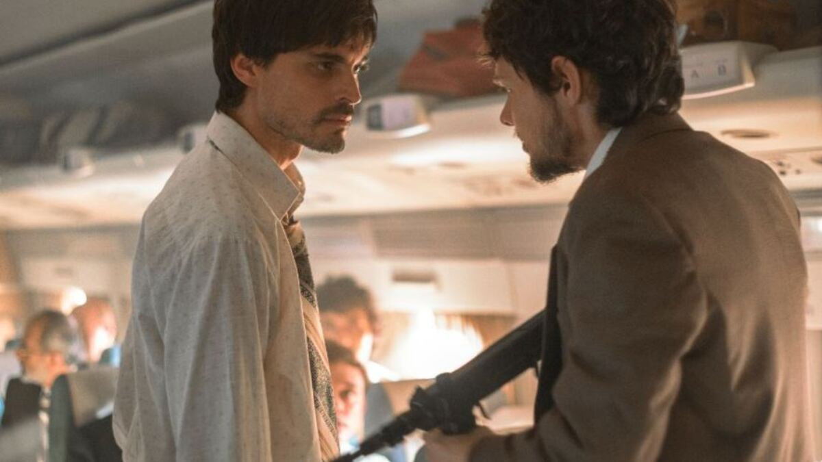 Escenas de la serie 'Secuestro del vuelo 601'
