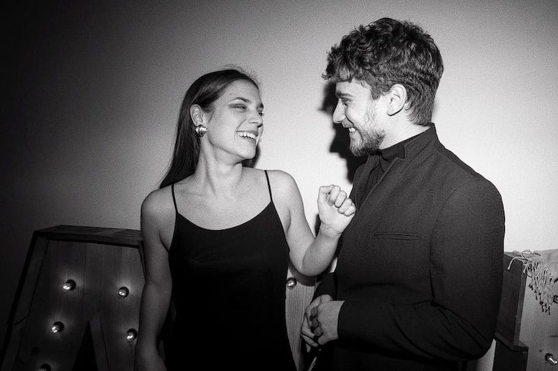 Albert Baró junto a su supuesta novia, Cristina Colom