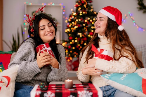La nueva tendencia para intercambio navideño entre grupos de amigas y amigos