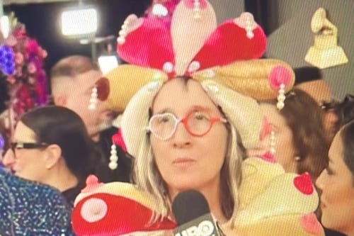 ‘Florecita Tetera’: Andrea Echeverri impactó en los Grammy con un look que molestó a muchos