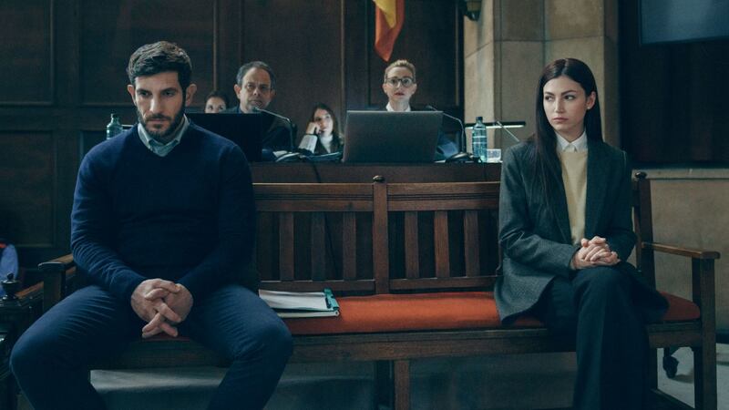 Úrsula Corberó y Quim Gutiérrez protagonizan la serie 'El cuerpo en llamas'