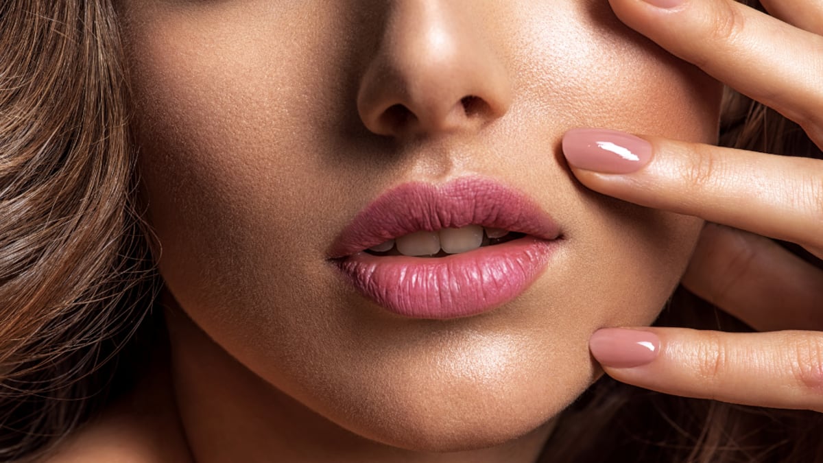 Estas son las uñas que serán furor en 2025, brillan por su ternura y creatividad.