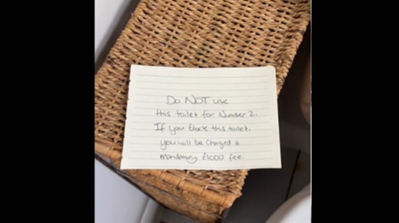 Alquiló un Airbnb y quedó atónita con estas notas que la dueña le dejó en todos lados