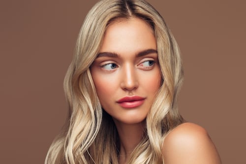 ¿Cómo es el rubio ‘Biarritz’? La tendencia de cabello que todas están amando por su elegancia