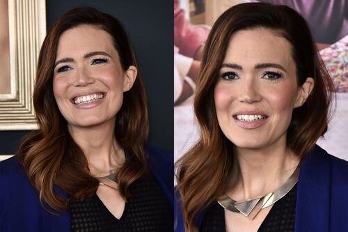 Mandy Moore es el retrato de la elegancia en sofisticado jumpsuit negro y azul real