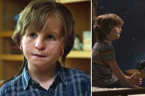 Niño de ‘Wonder’ ya creció y sorprende a sus 16 como modelo: fotos que prueban que es un galán
