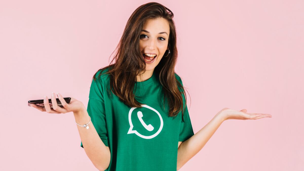 ¿Cómo activar el modo violeta en WhatsApp?