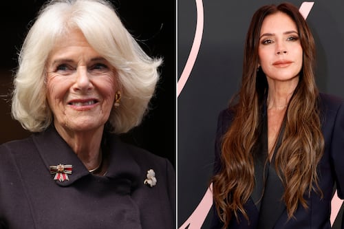 Camilla Parker y Victoria Beckham reaparecen juntas, pero la diseñadora preocupa a fans por este motivo