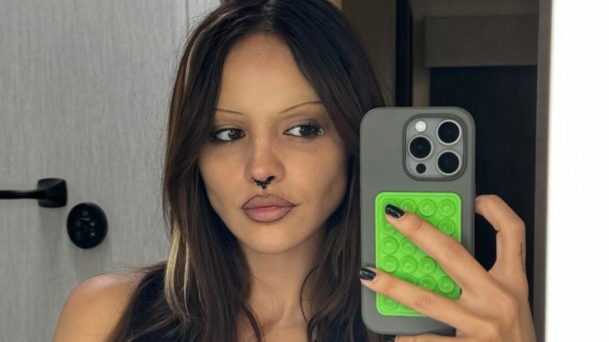 Famosas regresan moda de las cejas delgadas